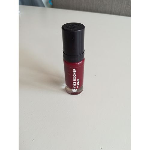 Vernis À Ongles Cerise Noire Yves Rocher 