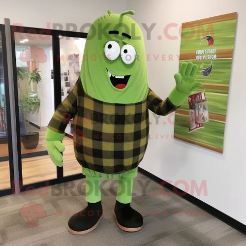 Personnage De Costume De Mascotte Redbrokoly De Haricot Vert Olive Habillé D'une Chemise En Flanelle Et De Pinces À Cheveux