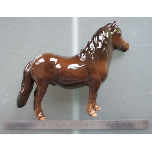 Cheval, Poney Du Shetland En Porcelaine Anglaise De Beswick