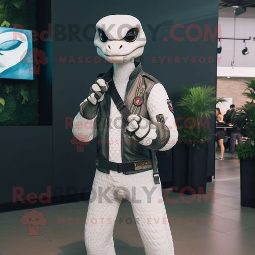 Personnage De Costume De Mascotte Redbrokoly De Python Blanc Habillé D'une Veste De Motard Et De Montres Connectées
