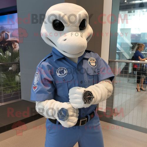 Costume De Mascotte Redbrokoly De Python Blanc Habillé D'une Chemise En Jean Et D'un Bracelet Montres