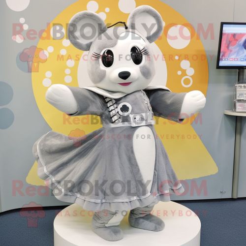 Costume De Mascotte Redbrokoly D'hermine Grise Habillée D'une Jupe Cercle Et De Pinces À Cheveux