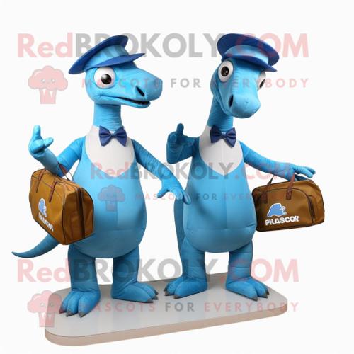 Personnage De Costume De Mascotte Redbrokoly Parasaurolophus Bleu Ciel Habillé D'une Robe Et De Sacs De Messager