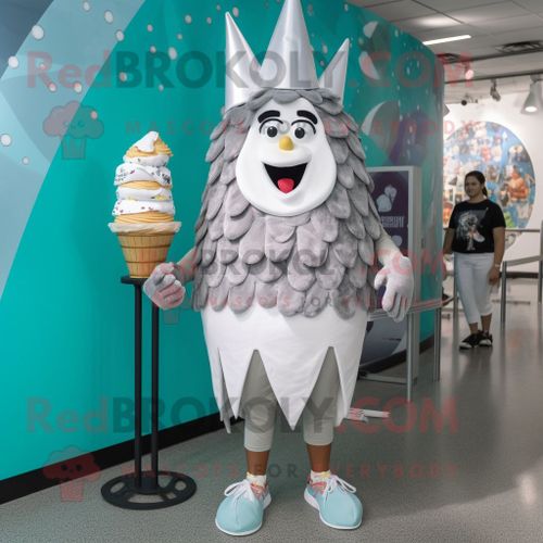 Personnage De Costume De Mascotte Redbrokoly De Cornet De Crème Glacée Argenté Habillé D'un Short De Bain Et De Pinces À Cheveux