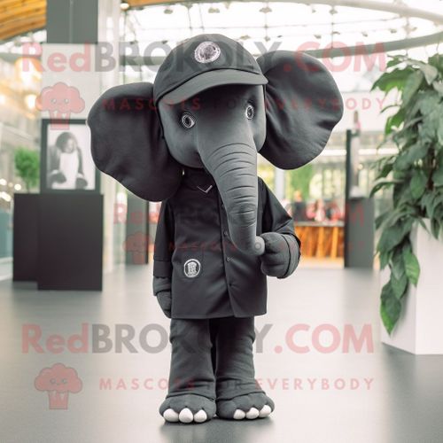 Personnage De Costume De Mascotte Redbrokoly D'éléphant Noir Habillé D'un Polo Et De Bérets