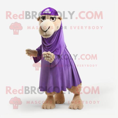 Personnage De Costume De Mascotte Redbrokoly De Chameau Violet Habillé D'une Jupe Et De Lacets De Chaussure