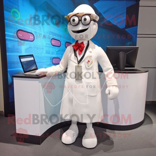Personnage De Costume De Mascotte Redbrokoly De Docteur Blanc Habillé Avec Jupe Et Porte-Documents