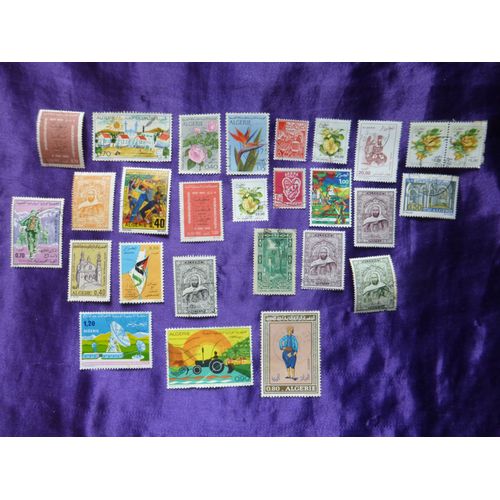 Timbres Algérie - 26 Timbres Des Années 1970 À 2000. Divers Thèmes, Satellites, Fleurs, Histoire.