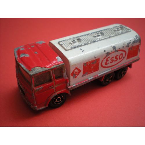 Camion Saviem Citerne Esso - Majorette - Ech 1/100