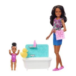 Coffret Barbie Babysitter Poupée Skipper et lit MATTEL GHV88