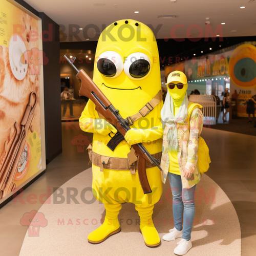 Personnage De Costume De Mascotte Redbrokoly De Tireur D'élite Jaune Citron Habillé D'un Jean Maman Et De Châles