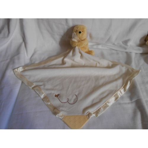 Doudou Winnie Couverture Jaune Disney Bourdon Abeille Mouchoir Brode Bord Satin Anneau Dentition Etoile