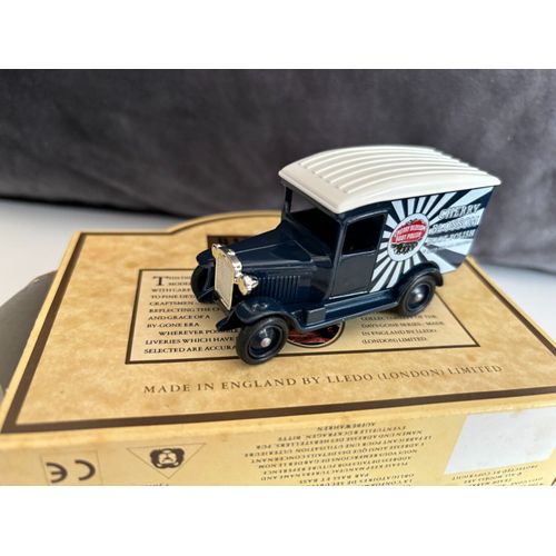 Lledo 1/43 - Days Gone N°21015 Chevrolet Van Cherry Blossom 1934