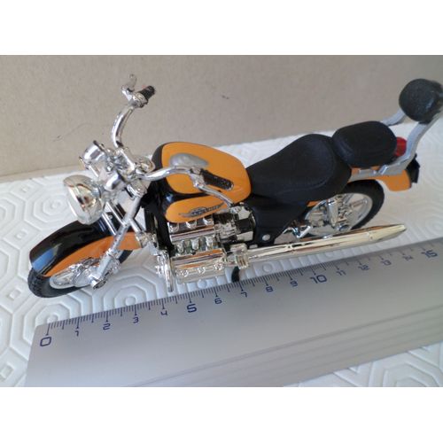 Moto Honda Modele Valkyrie Jaune