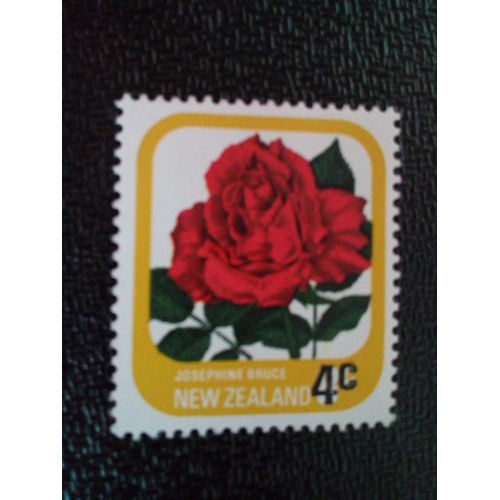 Timbre Nouvelle-Zelande Yt 750 Supplément 4c Sur 8c Rose - "Josephine Bruce" 1979 ( 0031004 )