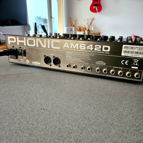 Table de mixage analogique AM 642D Phonic
