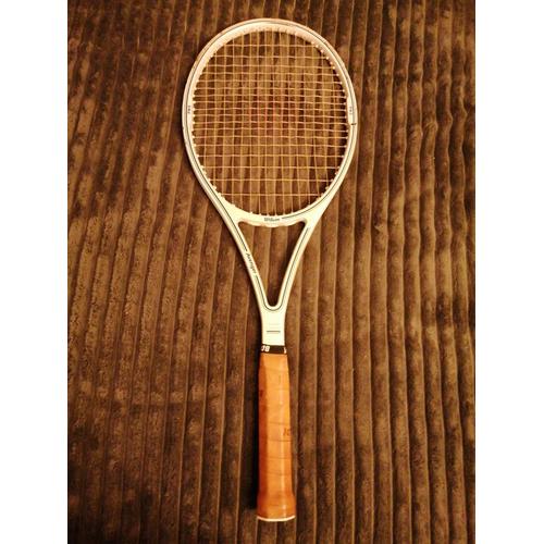 Raquette De Tennis Vintage De Marque Wilson, Pws Modèle Avenger Midsize En Graphite Composite, 4 5/8 ( L5 ), Grip En Cuir Beige, Cordée 18 X 16 Cordage Avec 38 Petites Billes Rouges