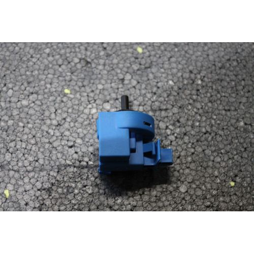 PRESSOSTAT AVEC CABLE LAVE-LINGE - C00381612 . C00272450