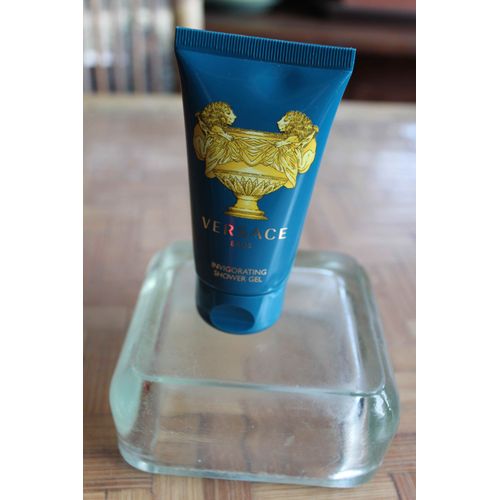 Gel Douche Eros De Versace.Contenance:50ml .Article Garanti Neuf ,Jamais Ouvert 