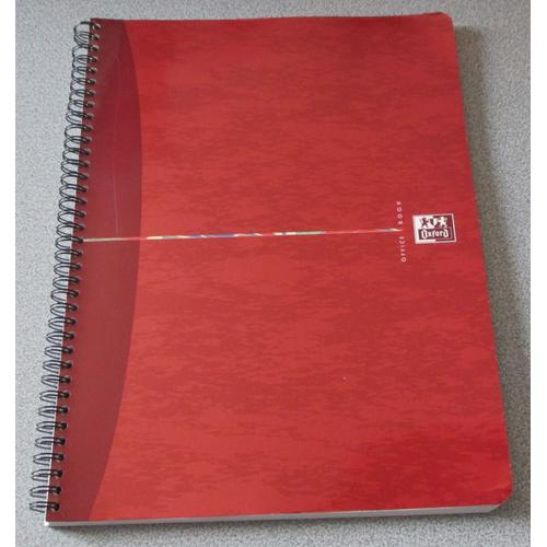 Cahier Oxford Office Book - A4 Maxi 24x32cm - Couverture Pelliculée Brillante Marbrée Rouge Clair/Rouge Foncé Avec Liseré Central Coloré - Double Spirale - 90 Pages - Papier Blanc 90g Carreaux 5x5