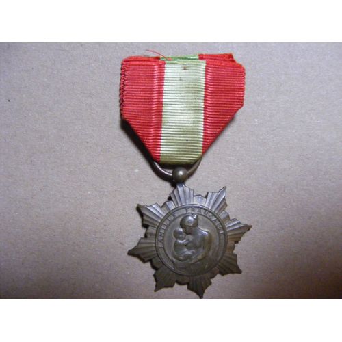 Médaille De La Famille