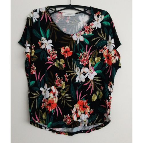 T Shirt Noir A Fleurs Multicolore. Promod. Taille 38