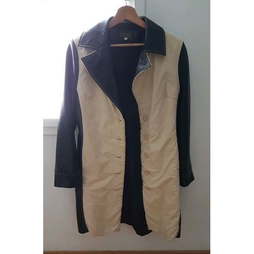 Manteau Blanc Fourrure Et Cuir Noir Taille 40