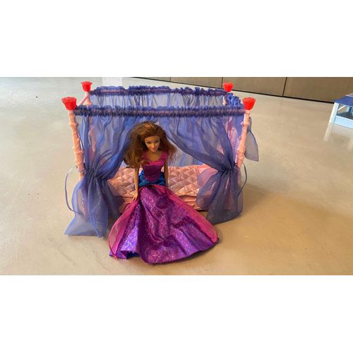 Lit Musical Et Sa Poupée Barbie Princesse