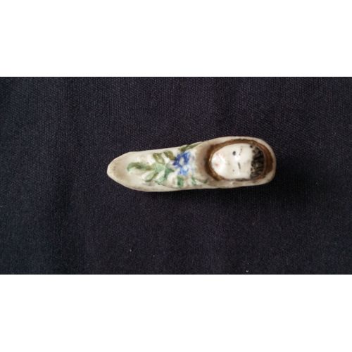 Fève Ancienne Bébé Dans Sabot