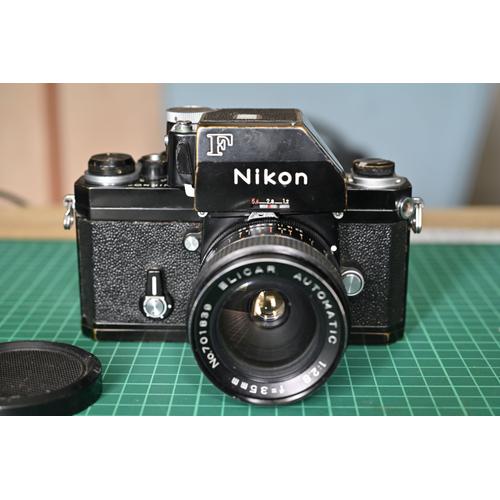 Nikon F avec objectif Helicar 35mm f2,8