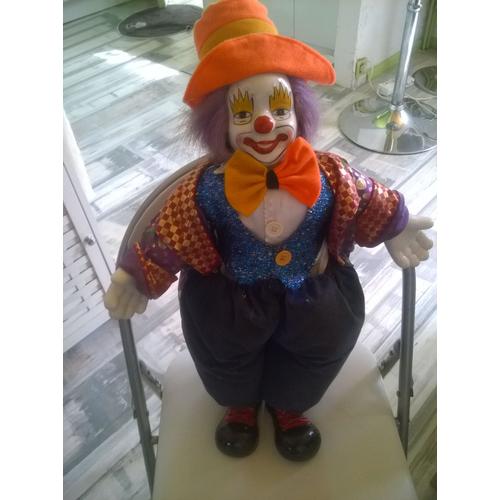 Statue De Clown En Porcelaine Tient Debout