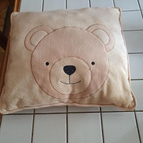 Coussin Décoratif Beige Motif Nounours Ourson 30 X 30 Cm