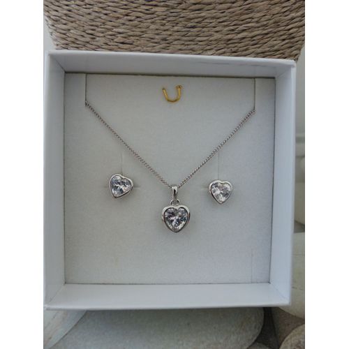 Parure Collier Et Boucles D'oreilles Coeur Couleur Argent