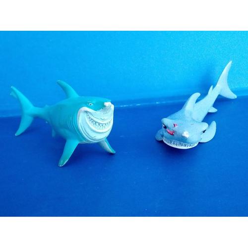 2 Figurines Requin Disney