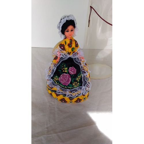 Poupée Folklorique 1
