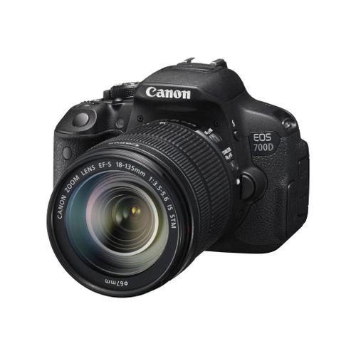 Canon EOS 700D - Appareil photo numérique - Reflex - 18.0 MP - APS-C - 1080p - 7.5x zoom optique objectif EF-S 18-135 mm