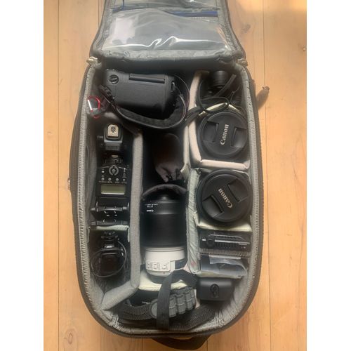 Canon EOS-1D X Mark III 20.1 Mpix + Objectif EF 40mm f/2.8 STM + Objectif EF 24-70mm f/2.8 L II + Objectif EF 16-35mm f/2.8 L III + Objectif EF 70-300mm f/4.0 - Noir