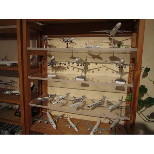 Ensemble De Maquettes Métal Ou Plastique Échelle 1/200 Neuve, Se Trouvant Dans Les Boites D'origine