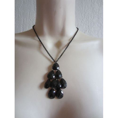 Collier Noir Avec Pendentif En Rivière