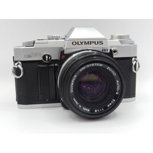 REFLEX ARGENTIQUE OLYMPUS OM 30 + 50MM OLYMPUS ZUIKO 1:1.8