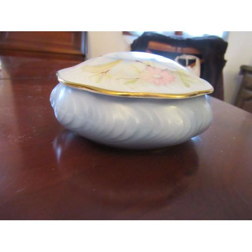 Bonbonnière En Porcelaine