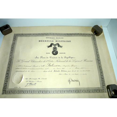 Diplôme Médaille Militaire Soldat 4 Ièm Bureau De Recrutement De La Seine Le 30 Mai 1932