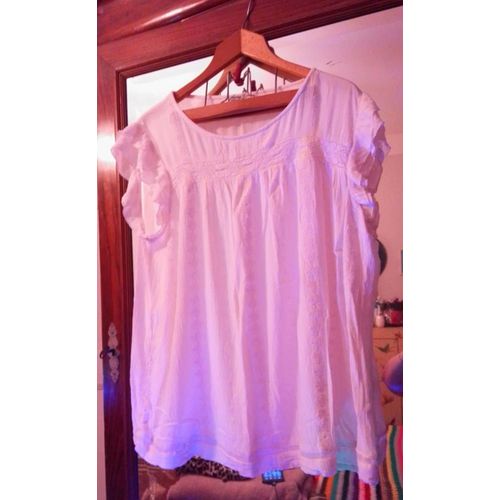 Top Blanc Brodé Manches Courtes Froufrou 44 Xxl Zamba (Made In India).