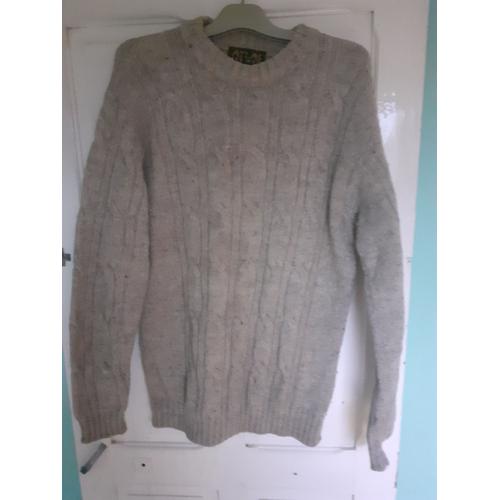 Un Pull En Laine Beige