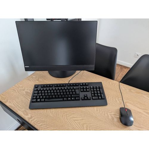 Lenovo ThinkCentre 21.5" tout en un Intel Core i5-9400 - 2.9 Ghz - Ram 8 Go - SSD 256 Go
