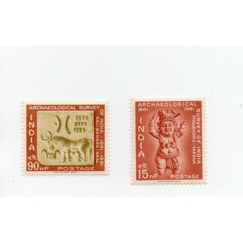 Inde- Lot De 2 Timbres Neufs- 100 Ans De Service Archéologique