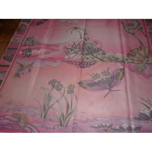 Carré Nini Ferrucci Couleur Rose.