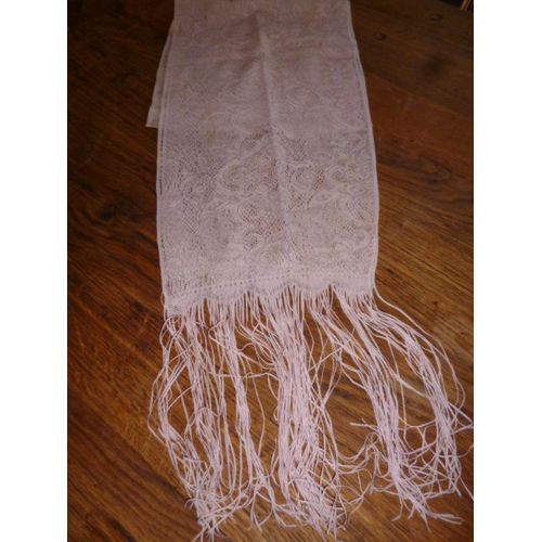 Foulard En Acrylique Rose Avec Franges.