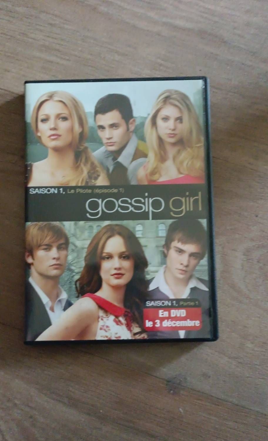 Jamais plus : fleurs, violence et rédemption - Les filles en parlent | Acast, image size:912x1500