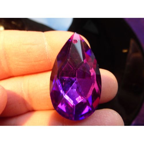 Pendentif En Cristal Strass Violet À Facettes Avec Le Dos Argenté - 3.8 Cm. Lot 2490